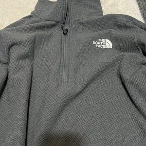 North face pull over